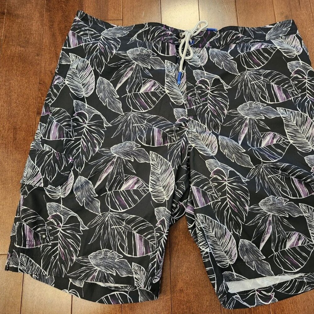 Tommy Bahama men's swim shorts with pockets in size XL